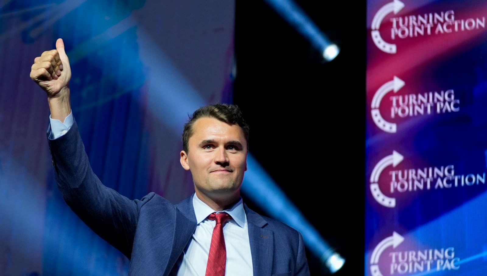 trump destekcisisiyasi aktivist charlie kirk silahli saldiriya ugradi OPTOurec