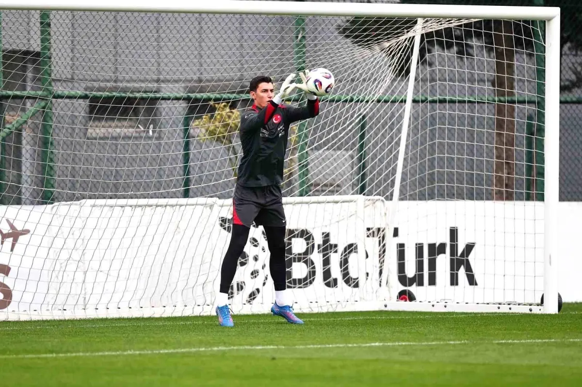 berke ozer milli takim kampindan izni olmadan ayrildi Qzr452aq.jpg