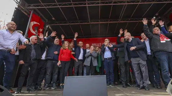 chpnin bruksel mitinginde avrupali sosyal demokrat liderlerden destek mesajlari demokrasiyi savunanlari savunun Hic7T8Wh.jpg