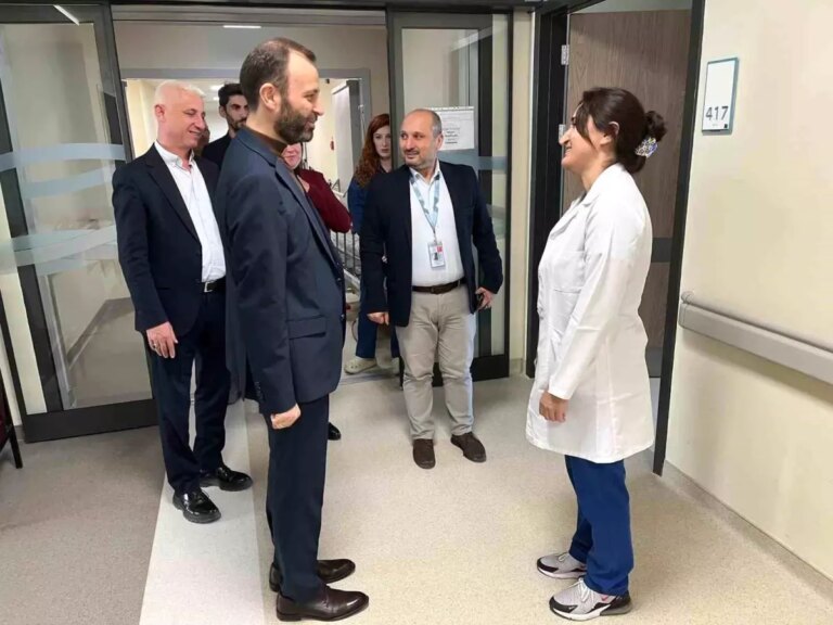 ismail caglar bayirci kutahya sehir hastanesini ziyaret etti Nrf5KwRO.jpg