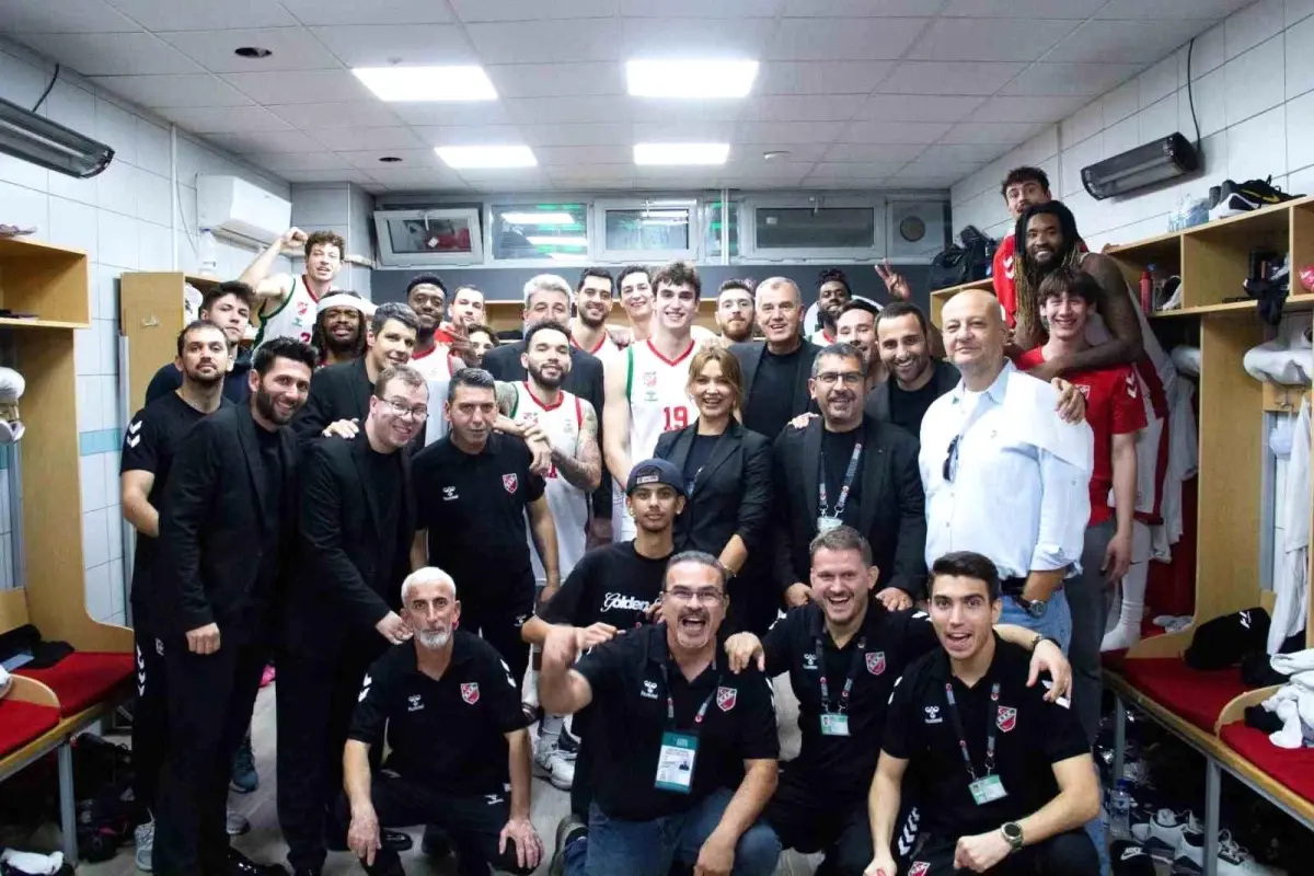 karsiyaka merkezefendiyi yenerek ilk galibiyetini aldi TYfrI88S