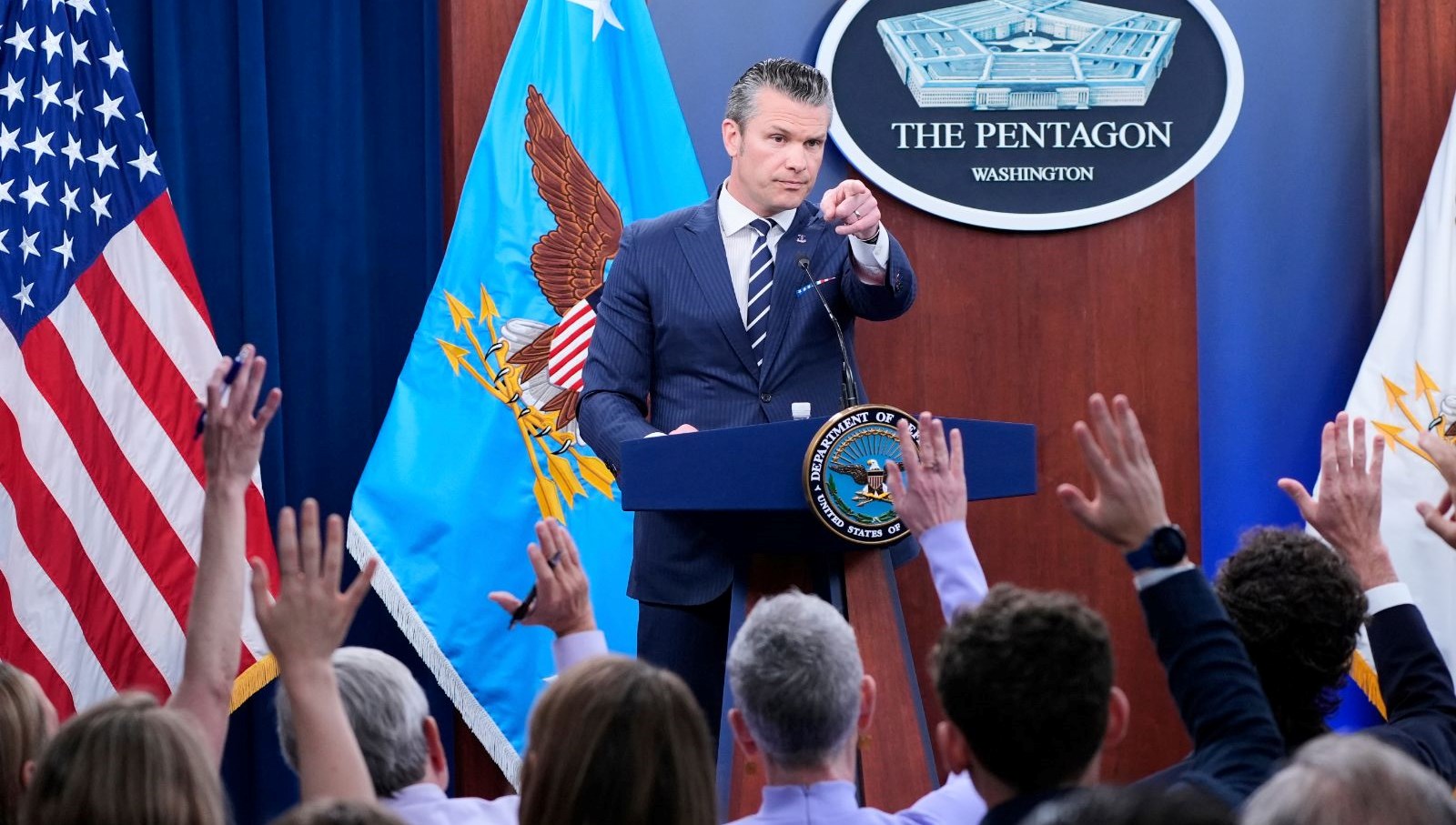 pentagonda muhabir krizi trump yonetimi imza atmayan gazetecileri kovuyor tWvHBPNE.jpg