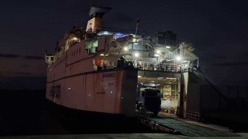 turkiyeden gazzeye yardim eli 17 iyilik gemisi el aris limaninda bosaltildi ZmUp4631.jpg