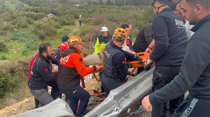 Antalya'da otobüs devrildi: Can kaybı 9'a yükseldi, 25 kişi yaralı
