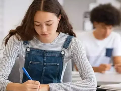 AK Parti’den Öğrenci Affı Müjdesi: Hangi Öğrenciler Faydalanacak?