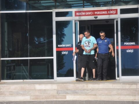 İzmir’de iş yerini kundakladığı iddia edilen şüpheli tutuklandı